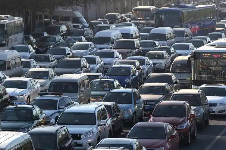 北京市公安交管局:预计下周起北京早高峰将提前到6时45分_压力