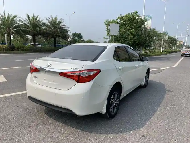 16年丰田雷凌1.6l,实表6万公里,高配!