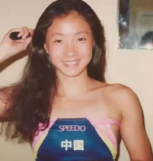 1987年,在她的努力下获得中国运动会亚军,1992年获得世界杯花样游泳赛