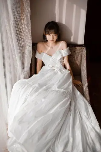 段奥娟白绸缎礼服##国剧盛典红毯