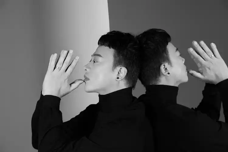 金润吉全新单曲请不要离开我上线展现创作与演唱双实力