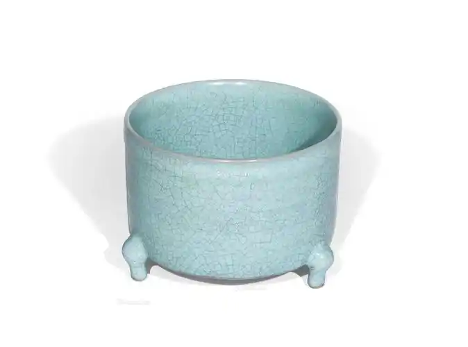 0467 北宋 汝窑三足弦纹炉