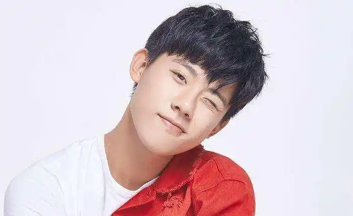 原创关注度七天飙涨十大00后男明星易烊千玺范丞丞黄明昊领衔