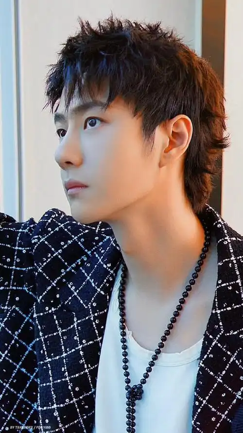 对我眼睛特别特别好的一组图,王一博多穿这种风格我爱看@uniq-王一博