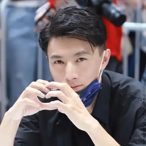 郑希丨颜值在线的四旬老汉感谢你下海普度众生啊