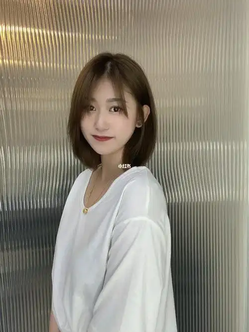 中短锁骨发