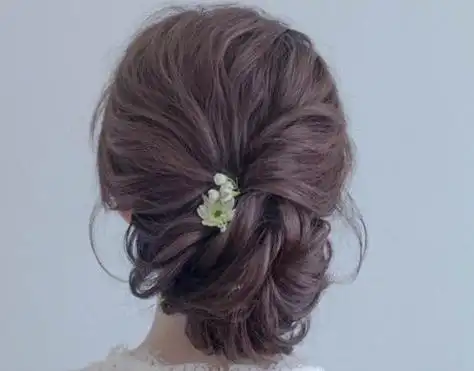 能被称赞一声好美的森系盘发有发饰可挑选_发型造型_宝妈时尚生活网