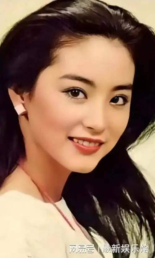 20岁的林青霞真是骨子里自带的妩媚