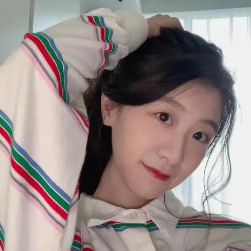 奶乎乎的小照片头像感自拍