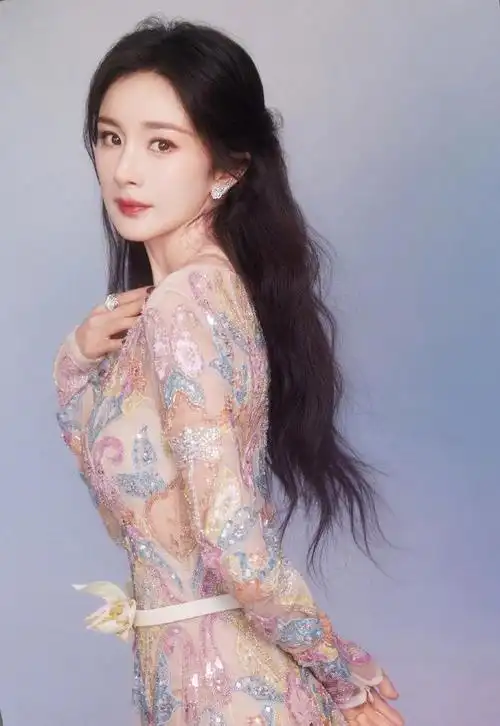 好心动杨幂最新美照来袭