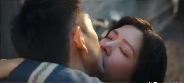 最近大家是否留意到,在李现主演的两部电视剧中,他所塑造的"女朋友"