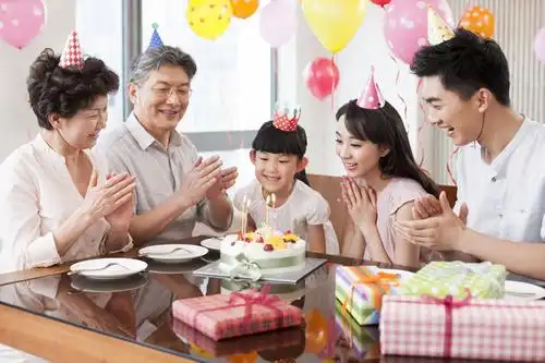 东方人,儿童,成年人,老年人,家庭,父母,母亲,父亲,女儿,祖父母,祖母,