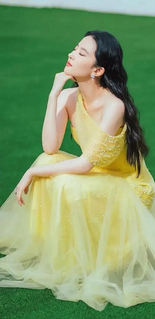 美丽女人刘亦菲仙气飘飘