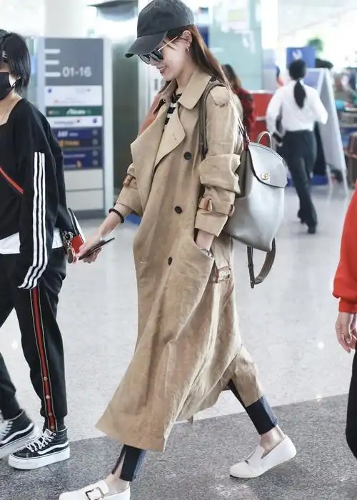 唐嫣风衣墨镜机场时尚街拍写真图片[2/6]_明星_美桌网