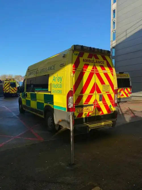 英国救护车罢工的一天