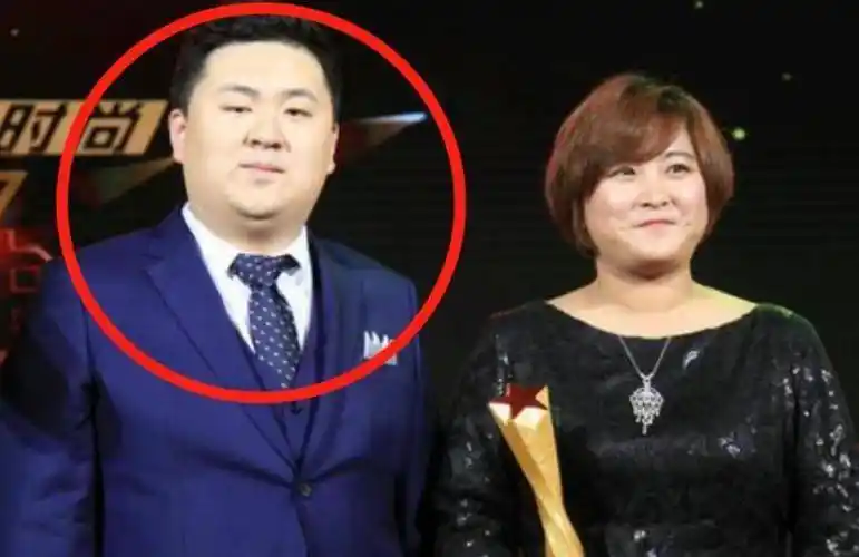 原创贾玲隐婚6年之久丈夫小她7岁其长相出乎意料