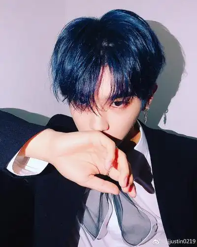 如果可以黄明昊可以教我如何神级自拍吗