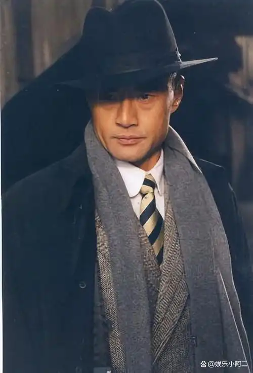 演"硬汉"的5位演员,个个一身正气,取代"浓妆艳抹"的男星