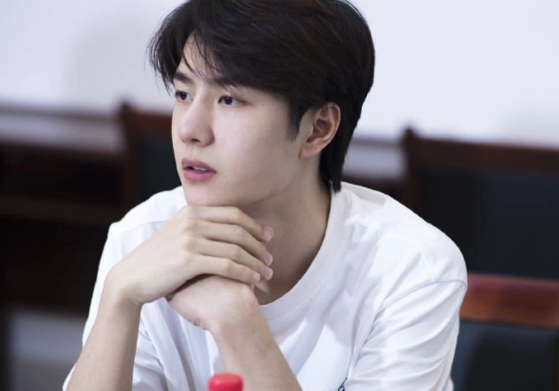 《冰雨火》剧本围读,王一博素颜出镜颜值惊艳网友,陈晓未现身