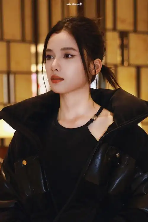 太平鸟女装品牌代言人张婧仪