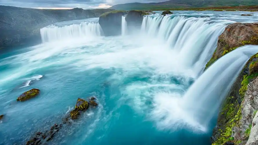 电脑壁纸 风景 大自然壮观的瀑布风景