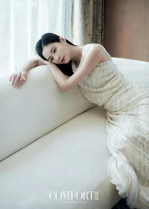王媛可最新时尚大片释出随性舒适彰显温柔魅力