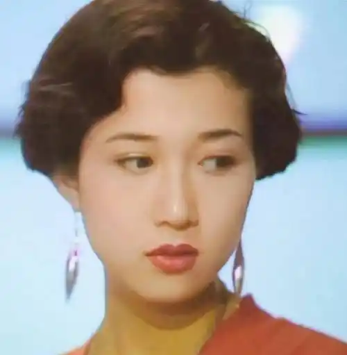 吴绮莉:豪门大小姐,因爱生恨毁三代?年轻时是真美_成龙_赵文卓_母亲