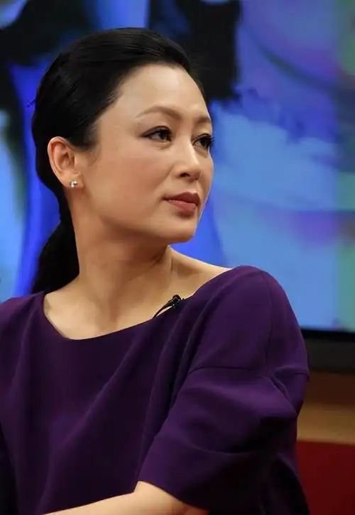 大陆第一美女陈红年轻时有多美长相天然穿衣时髦太惊艳了