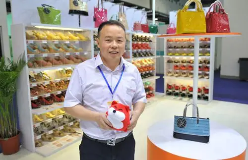 黄晓鹏转战电商不能盲从