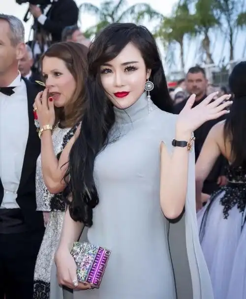 快手红人初瑞雪个人资料简介 ceo网红初家小雪生活照资产背景