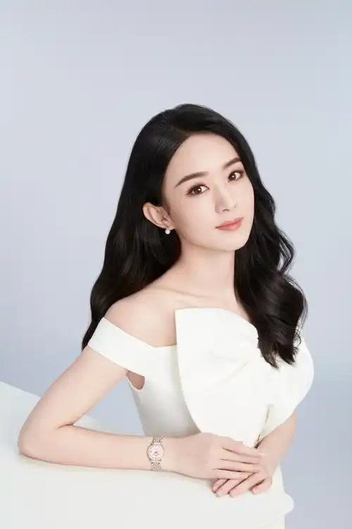 赵丽颖穿白色露肩长裙仙气十足02长发披肩气质温婉