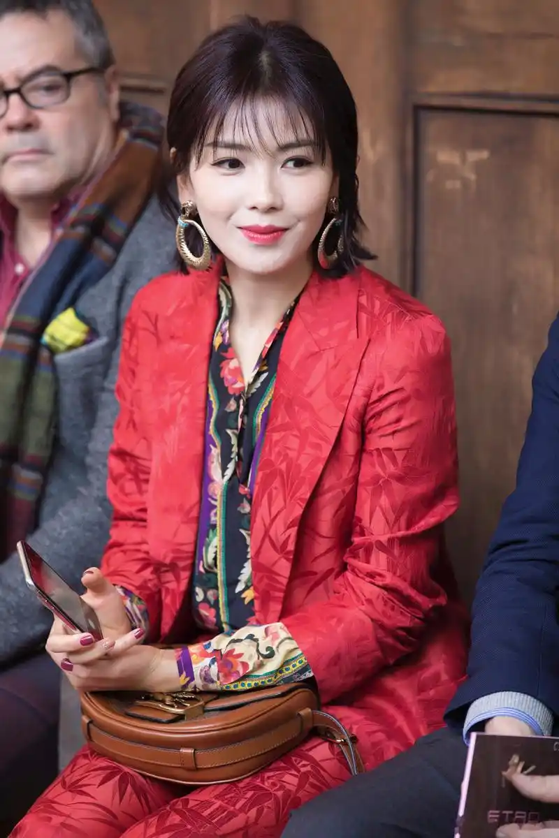 宇宙不重启,我们不休息. ——涛姐米兰篇     刘涛米兰时装周.