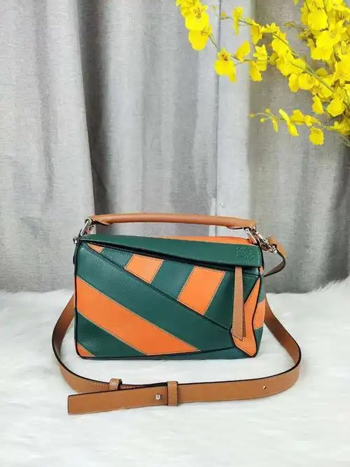 loewe罗意威 puzzle几何包中号拼色小牛皮单肩斜挎包 1个