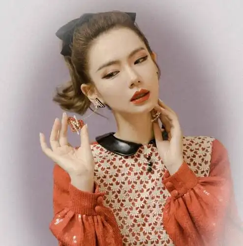 【微信头像】戚薇