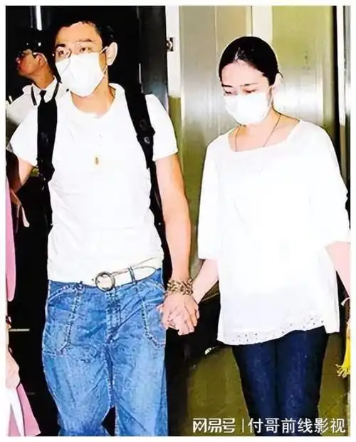 朱丽倩少女时代美艳动人引人注目刘德华30年宠爱不变