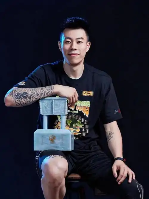 张镇麟化身辽篮内卷王刚拿冠军就训练杜锋国家队这次有福气了