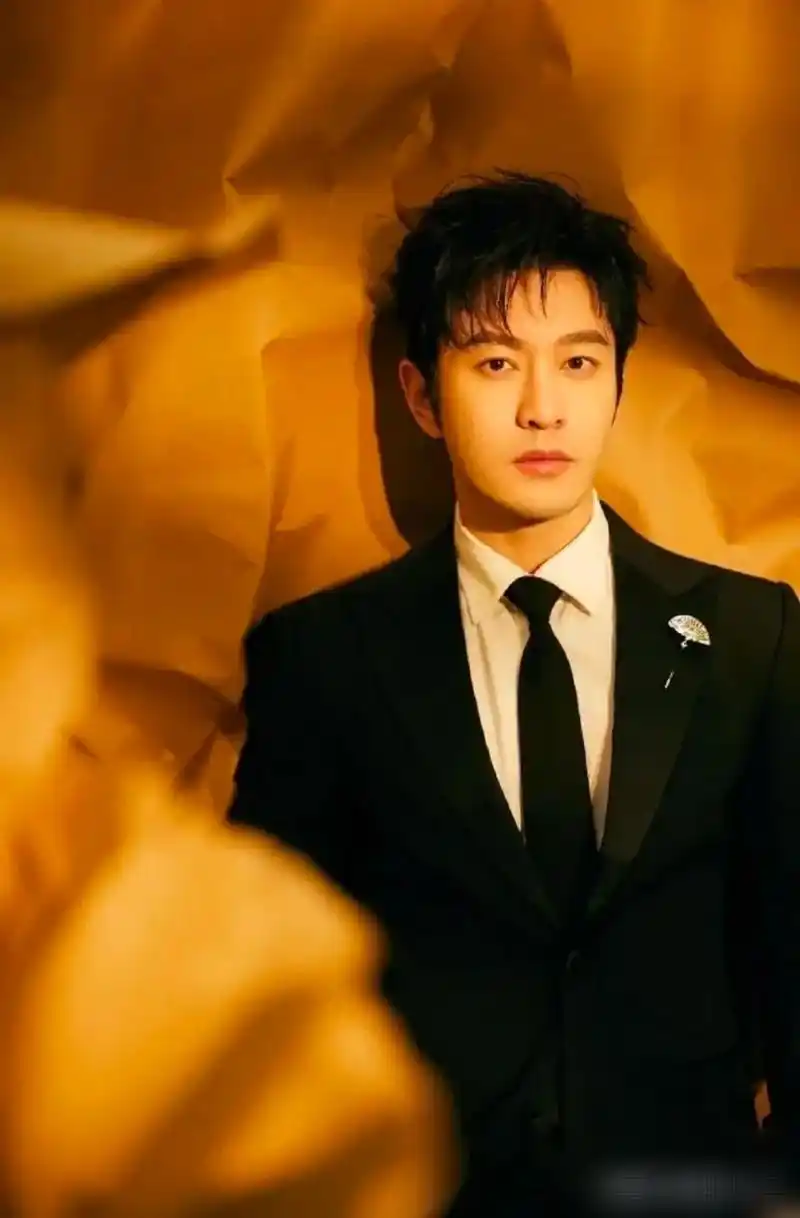 中国内地十大最帅男星排行榜(70)  第1名:陆    毅  第2名:靳    东