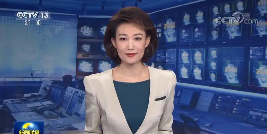 央视主持人李梓萌播报蓝天野去世新闻引争议评论呈两极分化