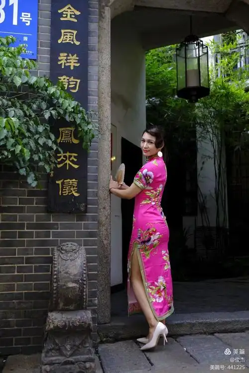 旗袍外拍人像(第一季): 一袭青衣,染就一树芳华! - 美篇