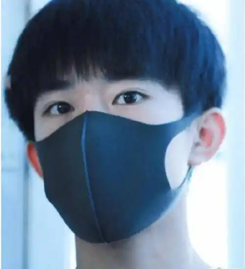 有种"神颜"叫易烊千玺戴口罩,本以为会很普通,谁知帅出新高度!