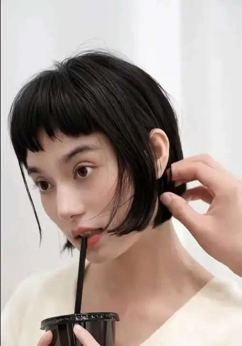 二次元刘海短发