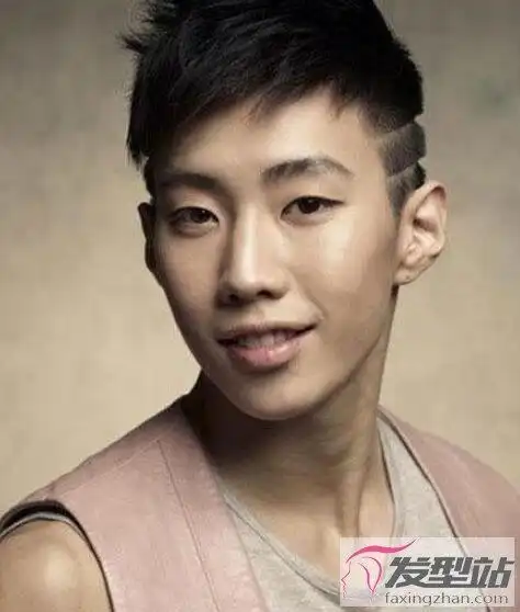 男生帅气刻痕发型两道杠刻痕更酷炫吸睛