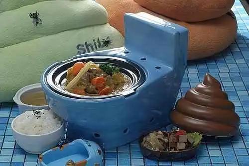 世界上最奇葩的餐厅脱光了才让吃饭你敢去吗