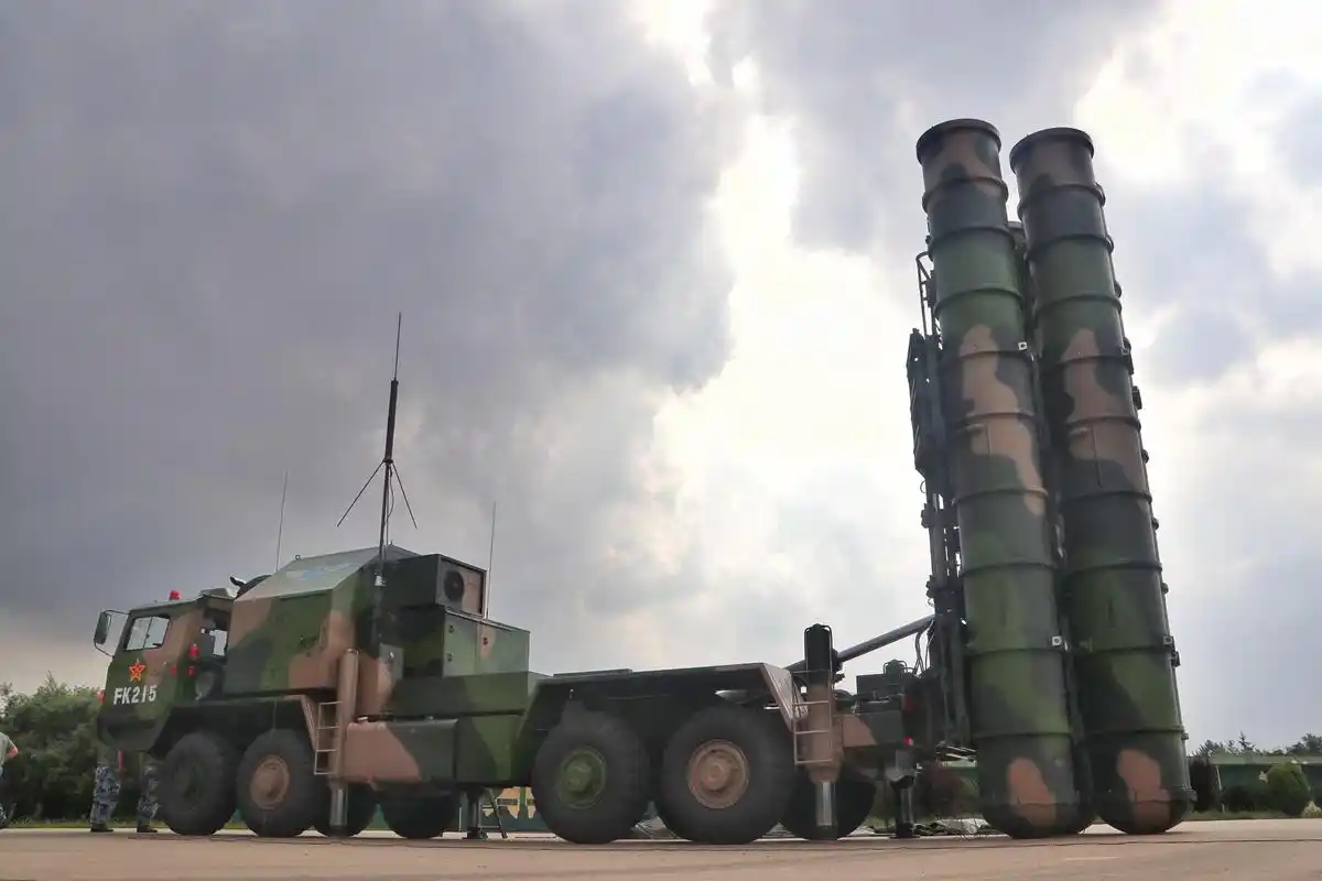 中国东风21导弹为何卖到中东?全因美国人自命不凡让出条路