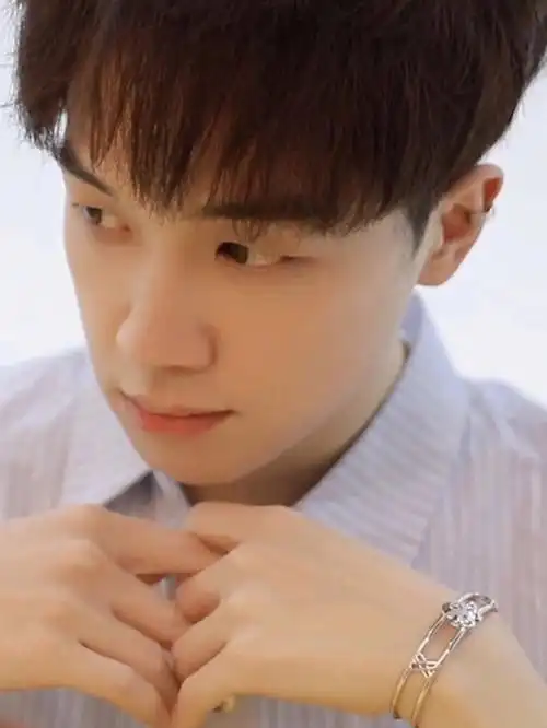 怎么会有倒霉死勒这样这么帅又这么可爱的人