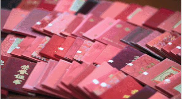 她不是"西虹市首富",却数钱数到手抽筋!