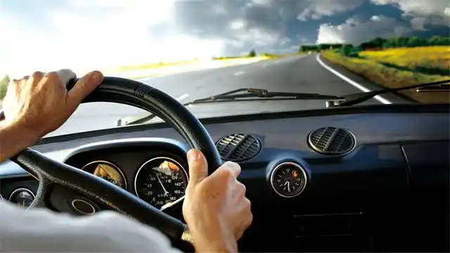 新手开车过程中比较伤车的操作,这两种情况,一定不要出现!