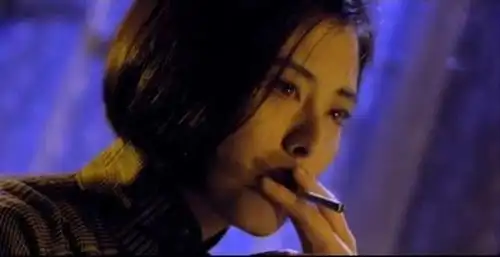 赵薇范冰冰周迅李宇春看了这么多美图,淘妹得出了三个结论1,抽烟的