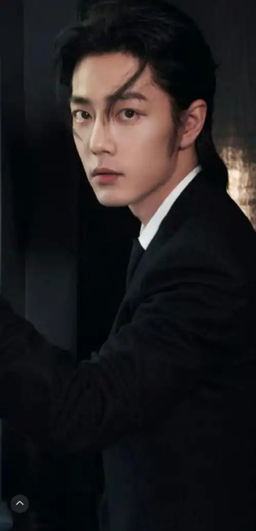 肖战条纹衬衫vs黑西装##肖战吸血鬼伯爵