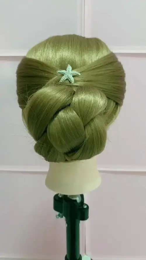 教你盘一个贵妇发型,让你韵味十足,更加成熟性感